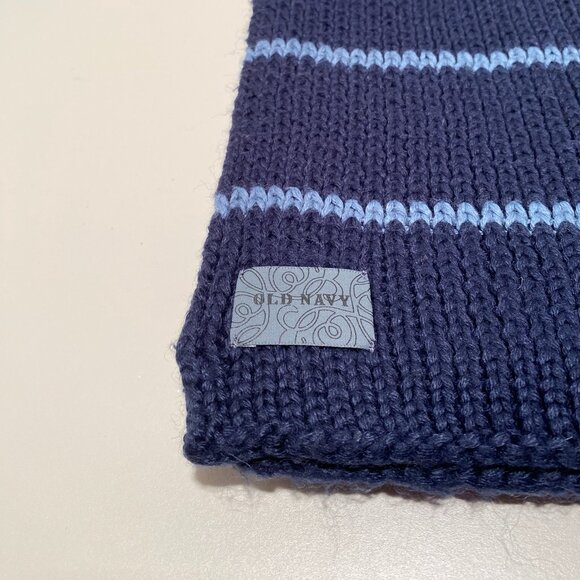 Old Navy Unisex Cable Knit Wool Blend Scarf - Picture 4 of 6